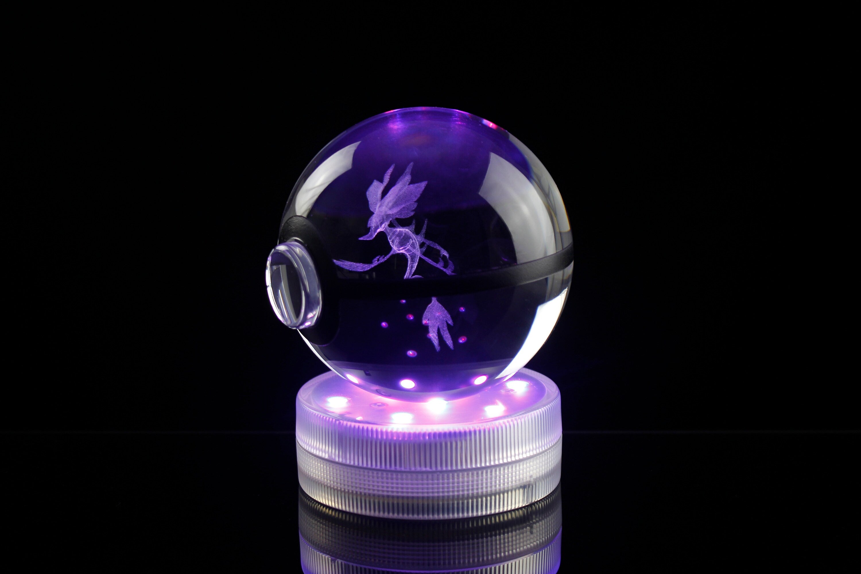 Dragalge Large Crystal Pokeball