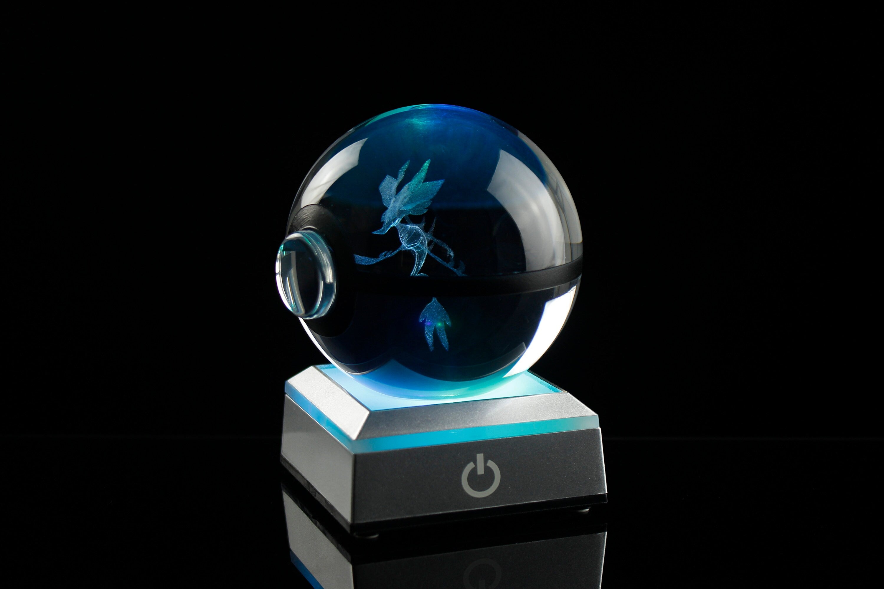 Dragalge Large Crystal Pokeball