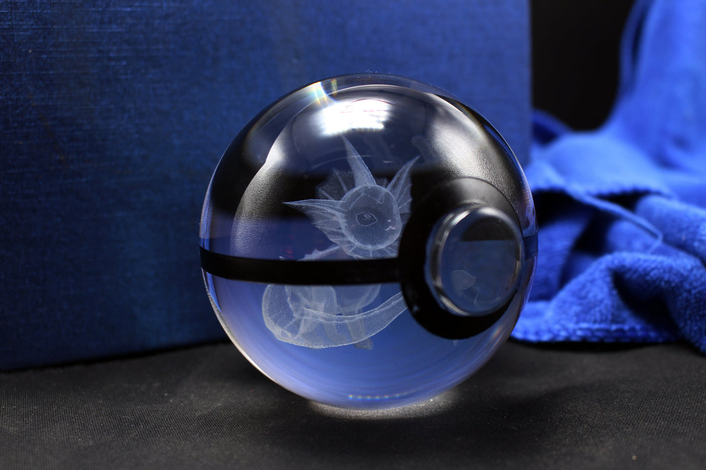 Vaporeon Large Crystal Pokeball